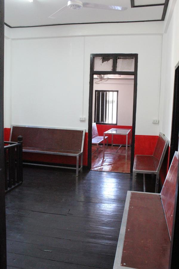 Y Not Laos Hostel Luang Prabang Exterior foto